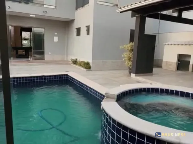 Casa 4 quartos e 4 banheiros, à venda ou para alugar, no bairro Parque Rodoviário em Campos dos Goytacazes