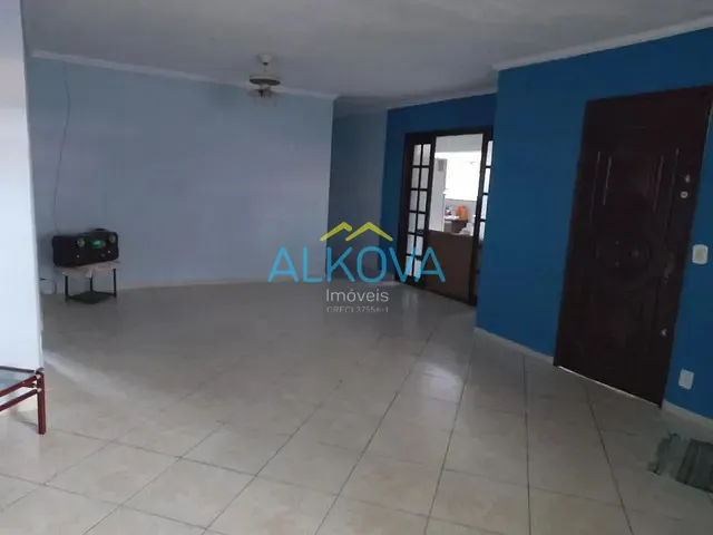Casa com 300m² 3 quartos e 3 banheiros, à venda, no bairro Jardim Satélite em São José dos Campos