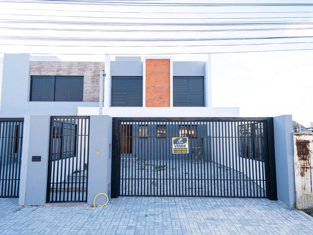 Casa 3 quartos e 3 banheiros, à venda, no bairro Três Vendas em Pelotas