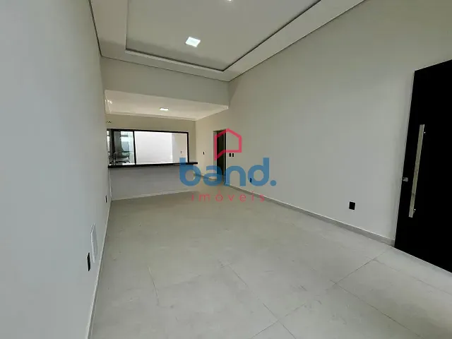 Casa 3 quartos e 2 banheiros, à venda, no bairro Loteamento Portal Ville Cambuí em Porto Feliz