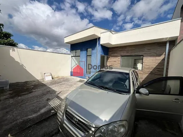 Casa com 175m² 3 quartos e 2 banheiros, à venda ou para alugar, no bairro Loteamento Santa Clara em Pindamonhangaba