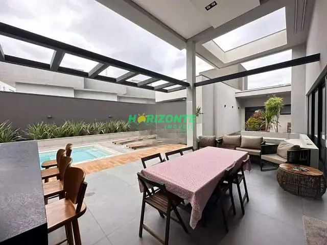 Casa 4 quartos e 5 banheiros, à venda, no bairro Urbanova em São José dos Campos