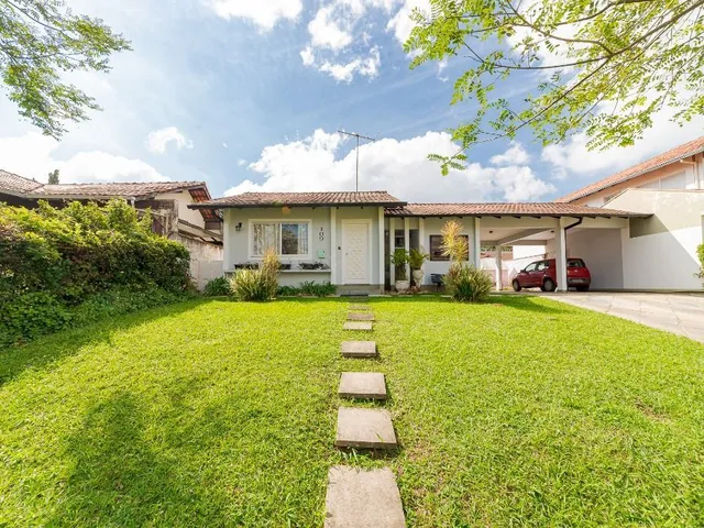 Casa com 610m² 4 quartos e 4 banheiros, à venda, no bairro Santa Felicidade em Curitiba