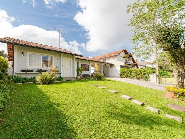 Casa com 610m² 4 quartos e 4 banheiros, à venda, no bairro Santa Felicidade em Curitiba