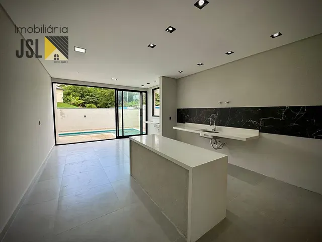 Casa com 300m² 3 quartos e 3 banheiros, à venda, no bairro Bairro do Grama em Caçapava
