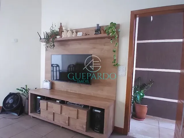 Casa com 200m² 3 quartos e 2 banheiros, à venda, no bairro Jardim Alto do Cafezal em Londrina