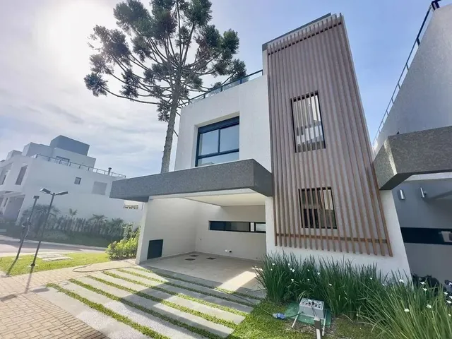 Casa com 220m² 3 quartos e 3 banheiros, à venda, no bairro Santa Felicidade em Curitiba
