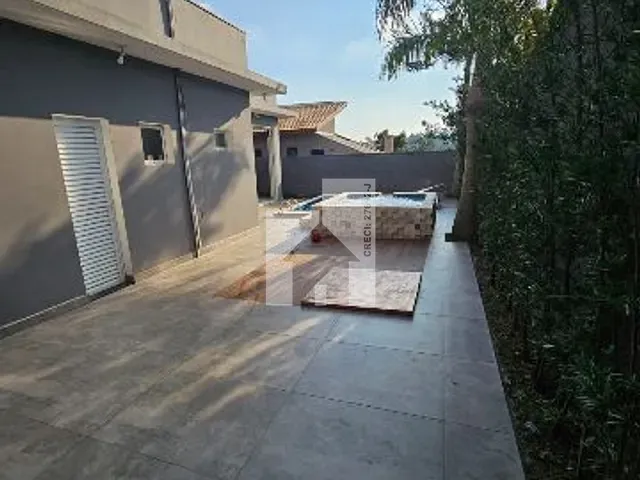 Casa com 450m² 3 quartos e 2 banheiros, à venda, no bairro Loteamento Vale Azul I em Jundiaí