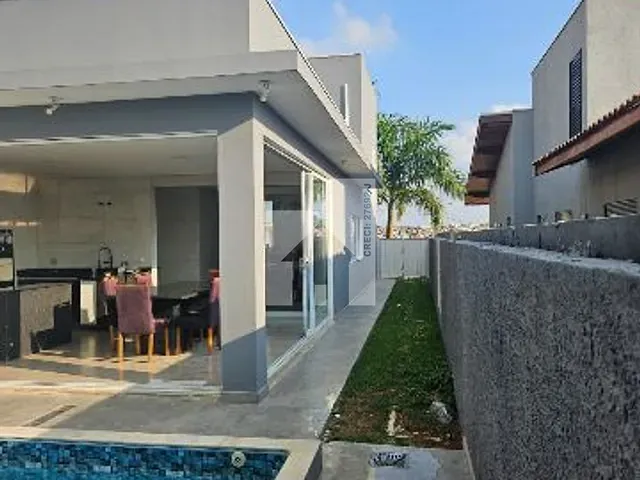 Casa com 450m² 3 quartos e 2 banheiros, à venda, no bairro Loteamento Vale Azul I em Jundiaí