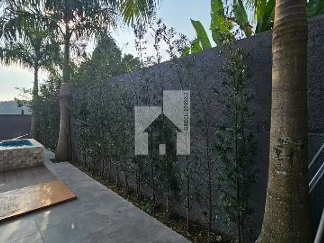 Casa com 450m² 3 quartos e 2 banheiros, à venda, no bairro Loteamento Vale Azul I em Jundiaí
