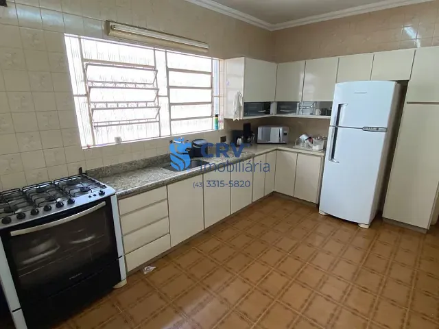Casa com 400m² 3 quartos e 3 banheiros, à venda, no bairro Jardim Agari em Londrina