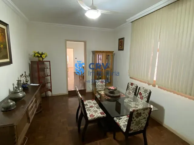 Casa com 400m² 3 quartos e 3 banheiros, à venda, no bairro Jardim Agari em Londrina