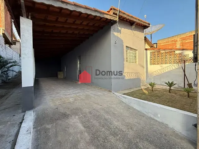 Casa com 300m² 1 quarto e 1 banheiro, à venda, no bairro Jardim Eloyna em Pindamonhangaba