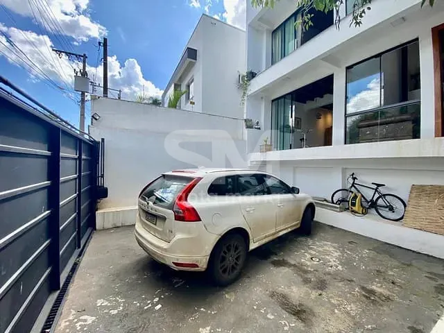 Casa com 400m² 4 quartos e 6 banheiros, à venda, no bairro Passo dos Fortes em Chapecó