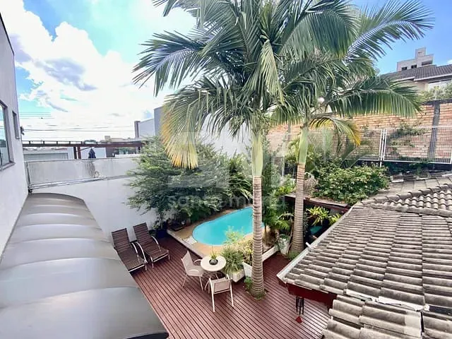 Casa com 400m² 4 quartos e 6 banheiros, à venda, no bairro Passo dos Fortes em Chapecó