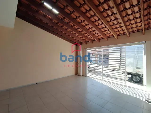 Casa 2 quartos e 2 banheiros, para alugar, no bairro Parque Residencial Rafael Alcalá em Porto Feliz