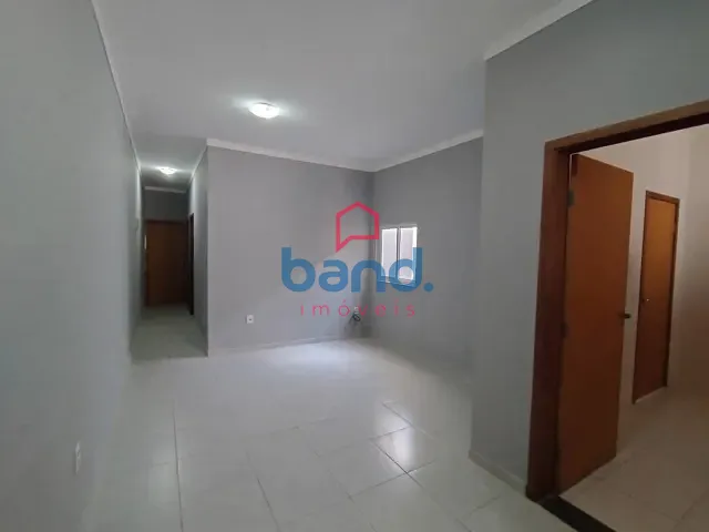 Casa 2 quartos e 2 banheiros, para alugar, no bairro Parque Residencial Rafael Alcalá em Porto Feliz