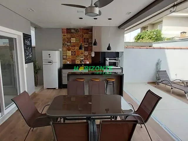 Casa com 260m² 3 quartos e 5 banheiros, à venda, no bairro Urbanova em São José dos Campos