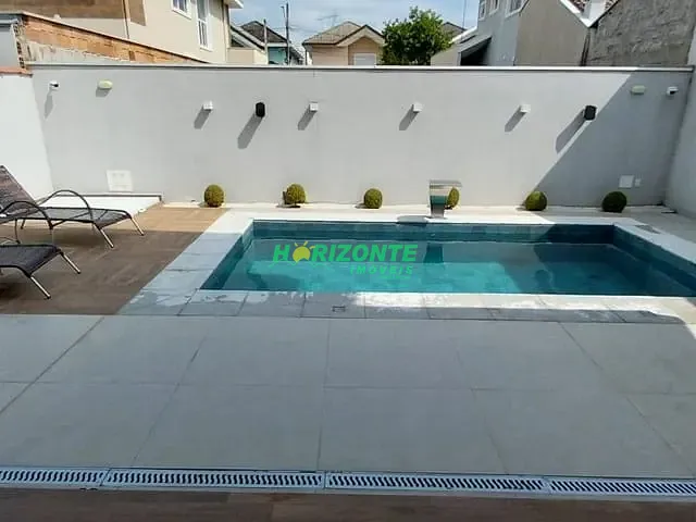 Casa com 260m² 3 quartos e 5 banheiros, à venda, no bairro Urbanova em São José dos Campos