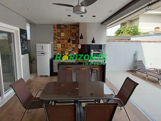 Casa com 260m² 3 quartos e 5 banheiros, à venda, no bairro Urbanova em São José dos Campos