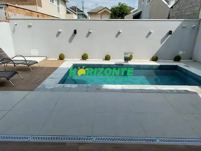 Casa com 260m² 3 quartos e 5 banheiros, à venda, no bairro Urbanova em São José dos Campos