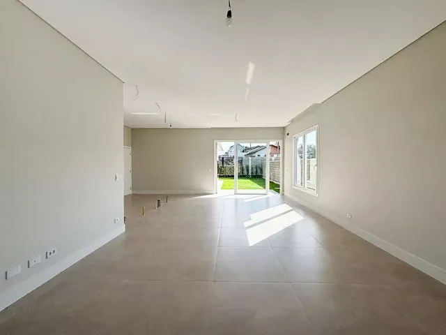 Casa com 404m² 4 quartos e 5 banheiros, à venda, no bairro São Braz em Curitiba