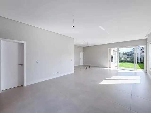 Casa com 404m² 4 quartos e 5 banheiros, à venda, no bairro São Braz em Curitiba