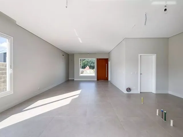 Casa com 404m² 4 quartos e 5 banheiros, à venda, no bairro São Braz em Curitiba