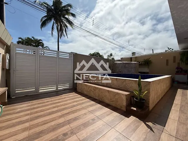 Casa com 286m² 3 quartos e 4 banheiros, à venda, no bairro Jardim Mariella em Caraguatatuba