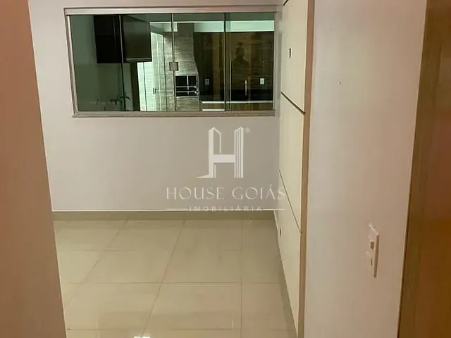 Casa com 180m² 3 quartos e 2 banheiros, à venda, no bairro Residencial Center Ville em Goiânia