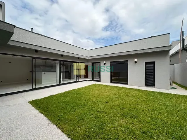 Casa com 310m² 4 quartos e 6 banheiros, à venda, no bairro Urbanova em São José dos Campos