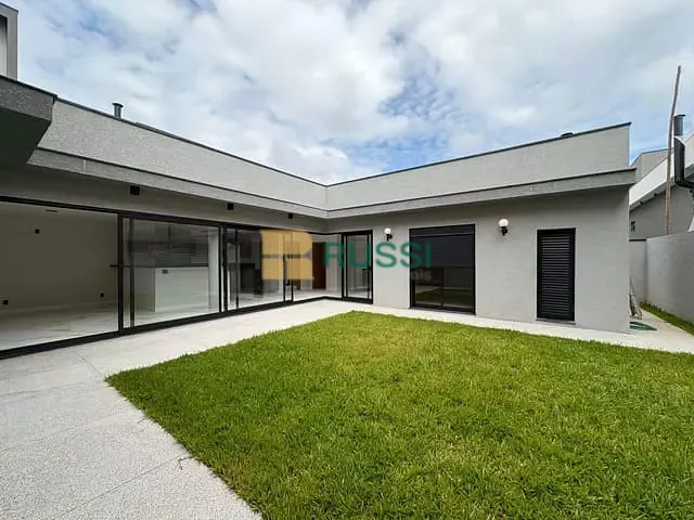 Casa com 310m² 4 quartos e 6 banheiros, à venda, no bairro Urbanova em São José dos Campos