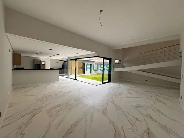 Casa com 310m² 4 quartos e 6 banheiros, à venda, no bairro Urbanova em São José dos Campos