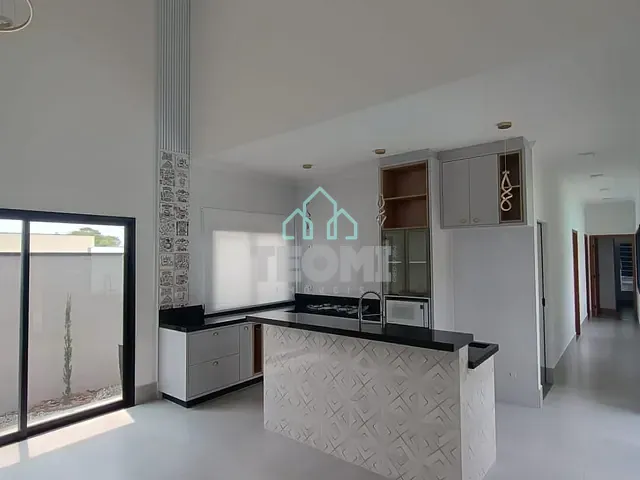 Casa 3 quartos e 2 banheiros, à venda ou para alugar, no bairro Parque São Cristóvão em Taubaté