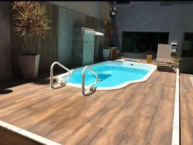 Casa 5 quartos e 5 banheiros, à venda, no bairro Parque Burle em Cabo Frio