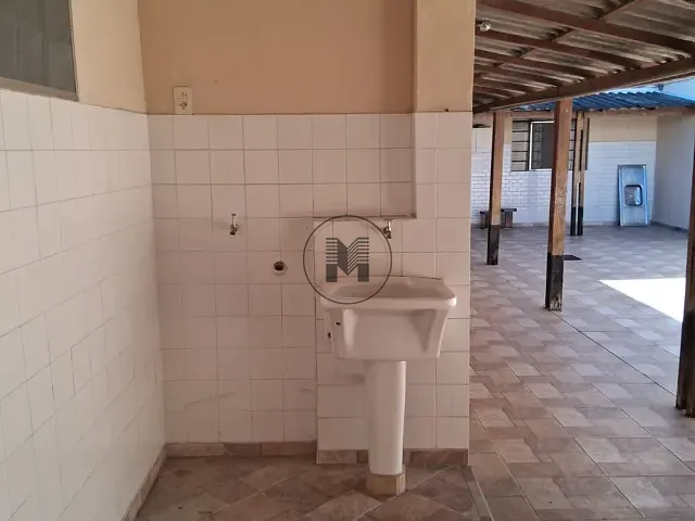 Casa 3 quartos e 2 banheiros, à venda, no bairro Parque das Árvores em Guaratinguetá