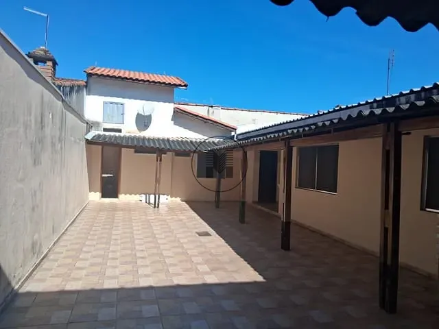 Casa 3 quartos e 2 banheiros, à venda, no bairro Parque das Árvores em Guaratinguetá