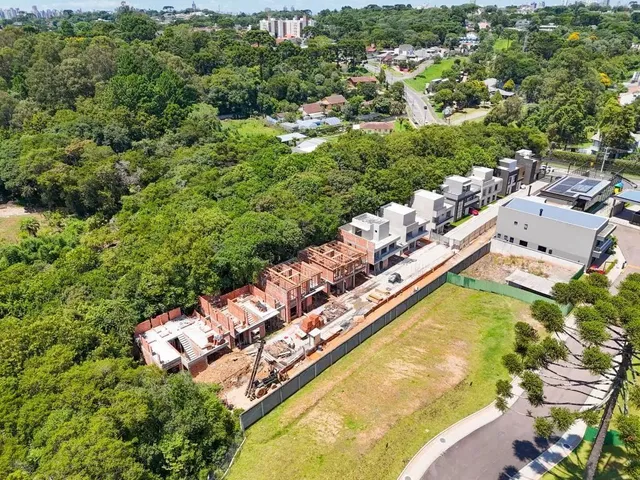 Casa com 232m² 3 quartos e 4 banheiros, à venda, no bairro Santa Felicidade em Curitiba