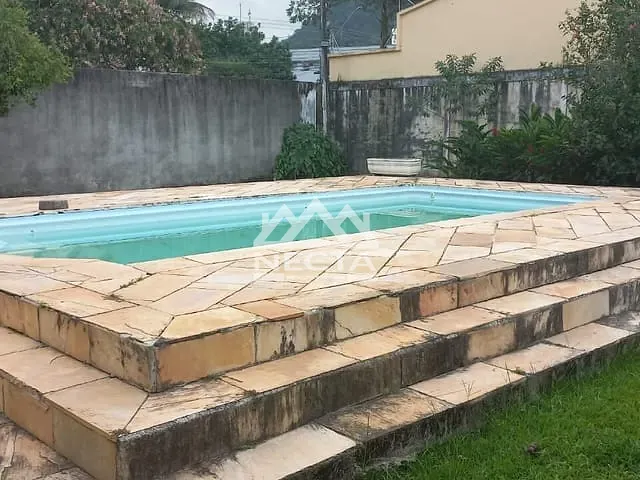 Casa com 938m² 4 quartos e 3 banheiros, à venda, no bairro Sumaré em Caraguatatuba