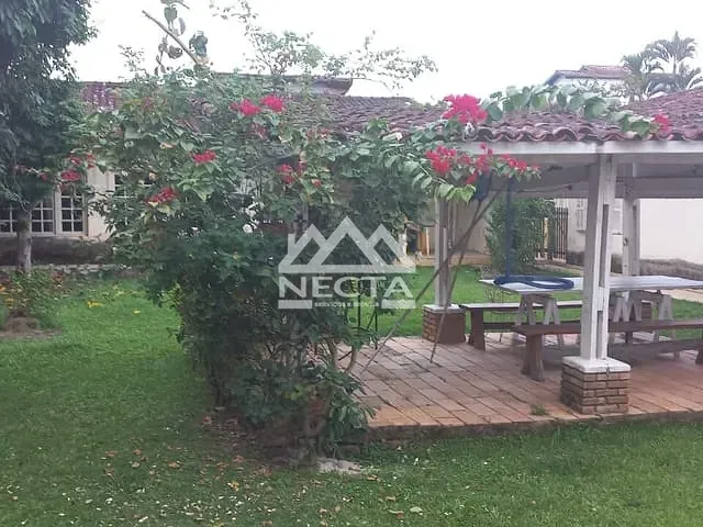 Casa com 938m² 4 quartos e 3 banheiros, à venda, no bairro Sumaré em Caraguatatuba