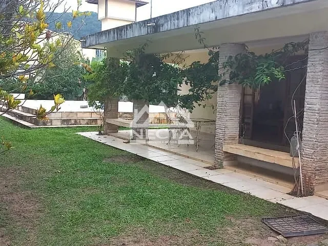 Casa com 938m² 4 quartos e 3 banheiros, à venda, no bairro Sumaré em Caraguatatuba