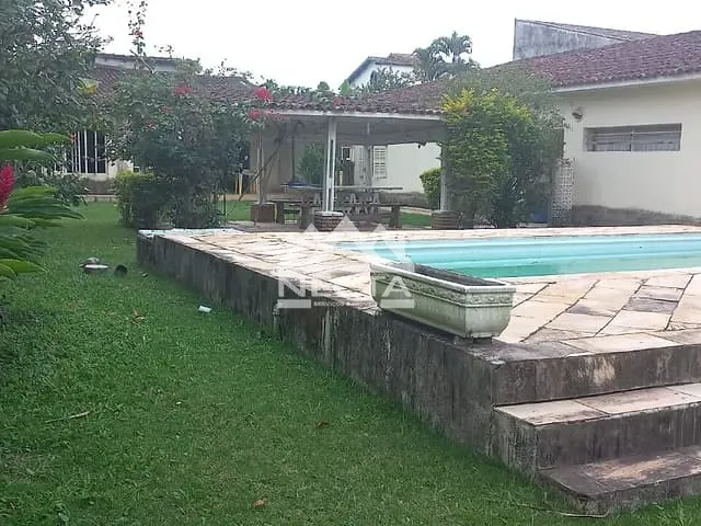 Casa com 938m² 4 quartos e 3 banheiros, à venda, no bairro Sumaré em Caraguatatuba