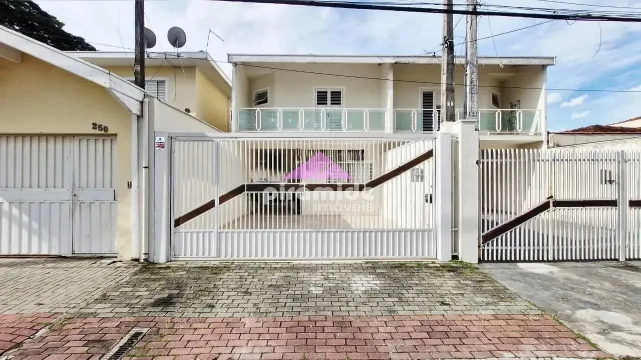 Casa, 3 quartos, 190 m² - Foto 1