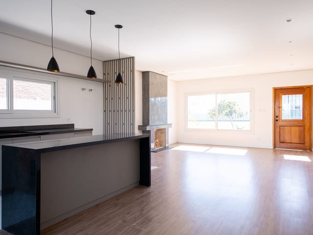 Casa com 432m² 3 quartos e 4 banheiros, à venda, no bairro Laranjal em Pelotas
