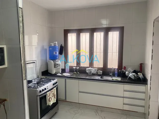 Casa com 328m² 3 quartos e 2 banheiros, à venda, no bairro Jardim Alvorada em São José dos Campos