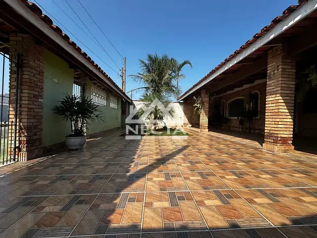 Casa com 360m² 3 quartos e 2 banheiros, à venda, no bairro Pontal de Santa Marina em Caraguatatuba