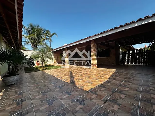 Casa com 360m² 3 quartos e 2 banheiros, à venda, no bairro Pontal de Santa Marina em Caraguatatuba