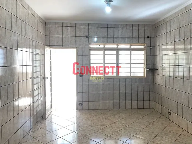 Casa com 330m² 3 quartos e 2 banheiros, à venda, no bairro Centro em Sertãozinho