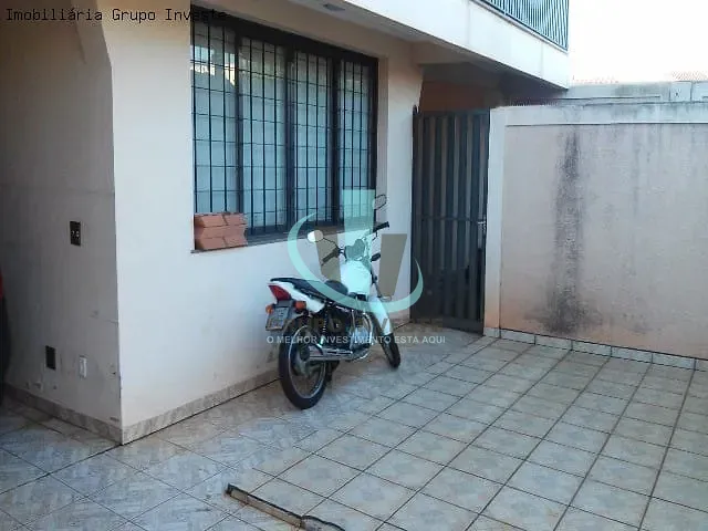 Sobrado com 374m² 3 quartos e 2 banheiros, à venda, no bairro VILA XAVIER em ARARAQUARA