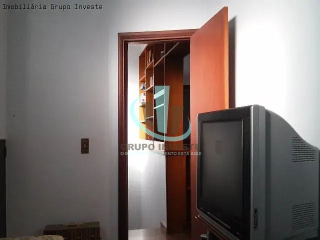 Sobrado com 374m² 3 quartos e 2 banheiros, à venda, no bairro VILA XAVIER em ARARAQUARA